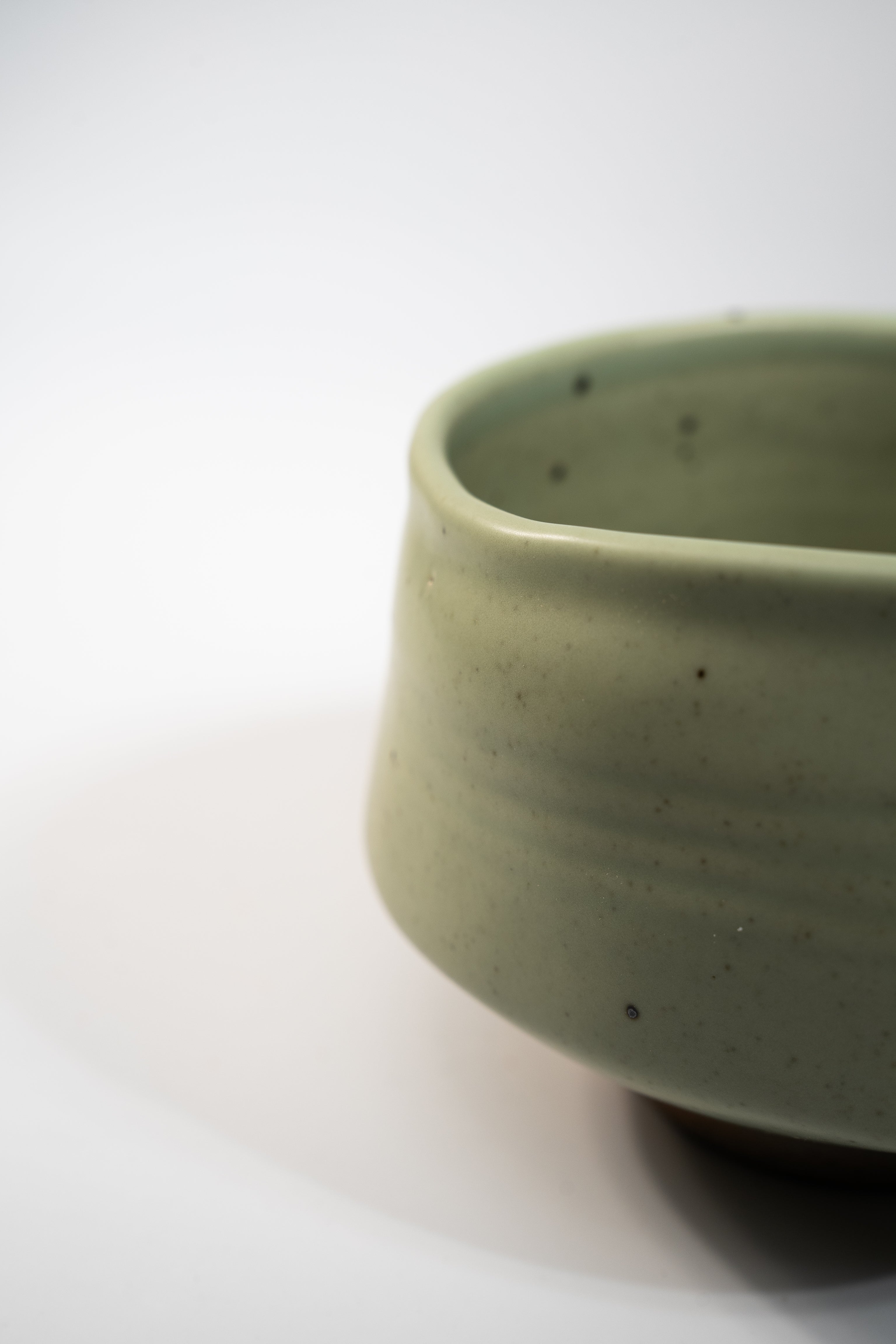 Bol à Matcha Artisanal en Grès – Style Wabi-Sabi Japonais